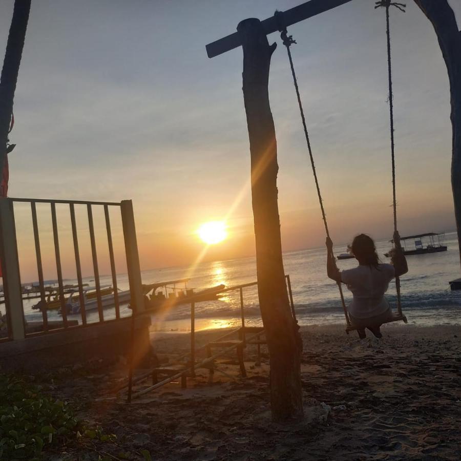 Pi Karya Beach Batununggul Экстерьер фото