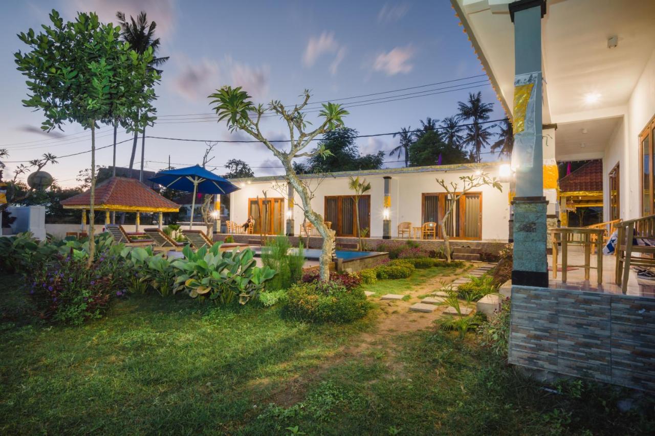 Pi Karya Beach Batununggul Экстерьер фото